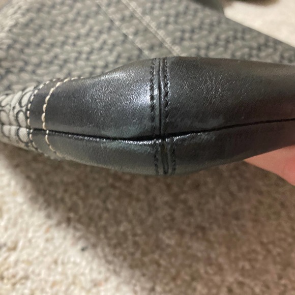 COACH F10944 BLACK, GRAY SIGNATURE PRINT CROSSBODY - Picture 12 of 15